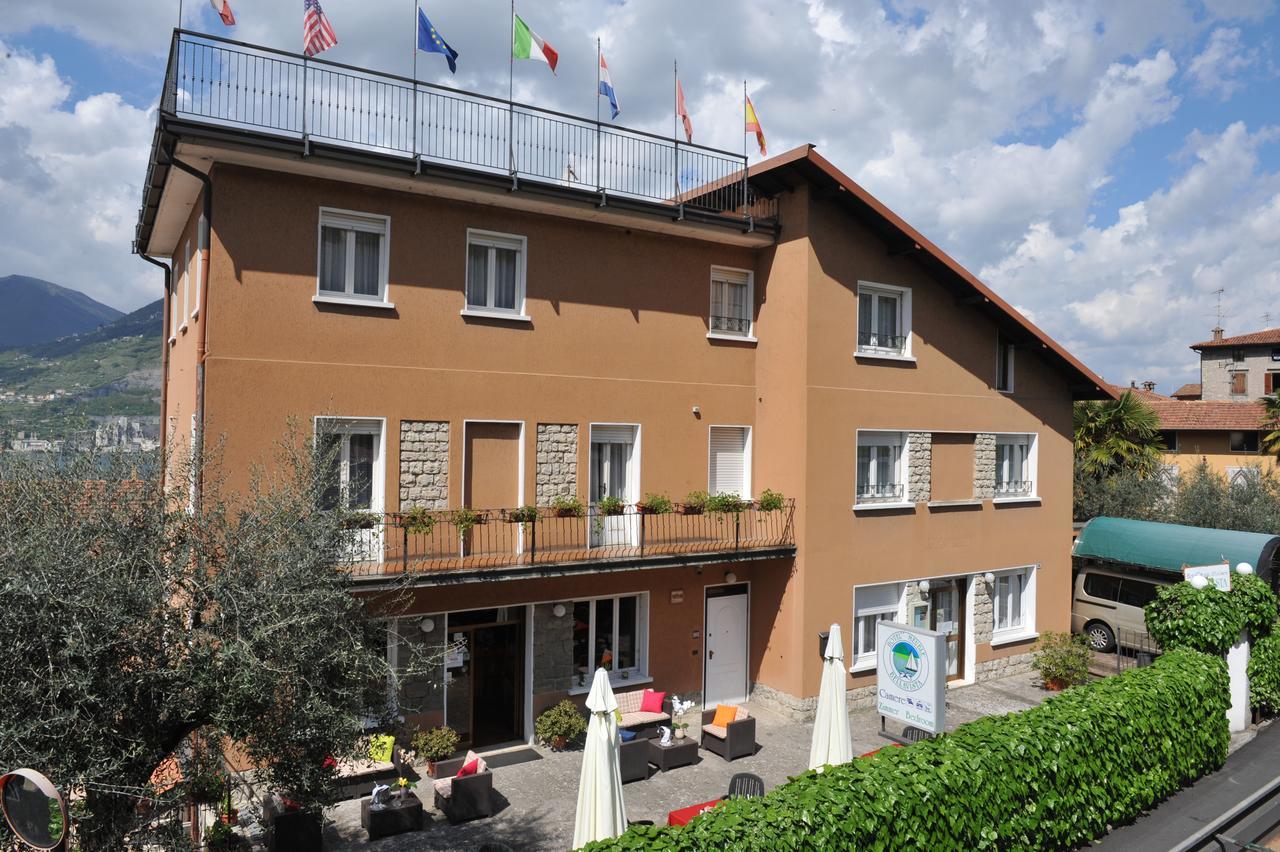 Hotel Bellavista Meuble Monte Isola Exterior foto